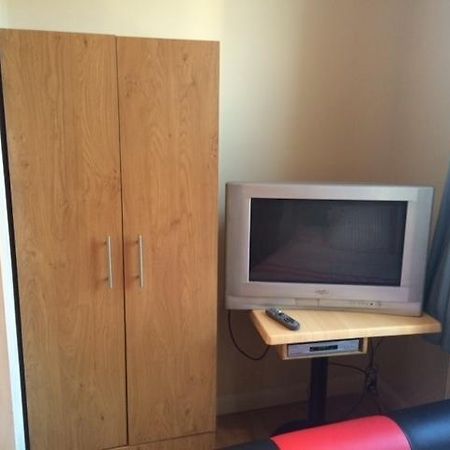 Nite Inn Bed & Breakfast Лидс Экстерьер фото